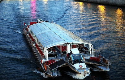 暢遊利華河 (Neva River Cruise)